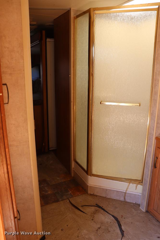 image for item EC9469 2006 Fleetwood Wilderness Yukon camper