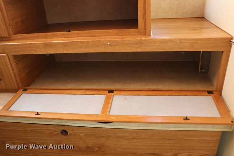 image for item EC9469 2006 Fleetwood Wilderness Yukon camper