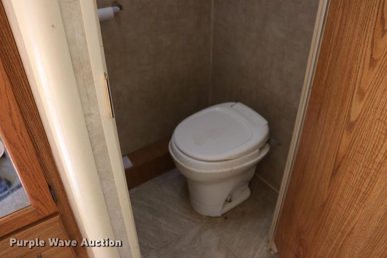 image for item EC9469 2006 Fleetwood Wilderness Yukon camper