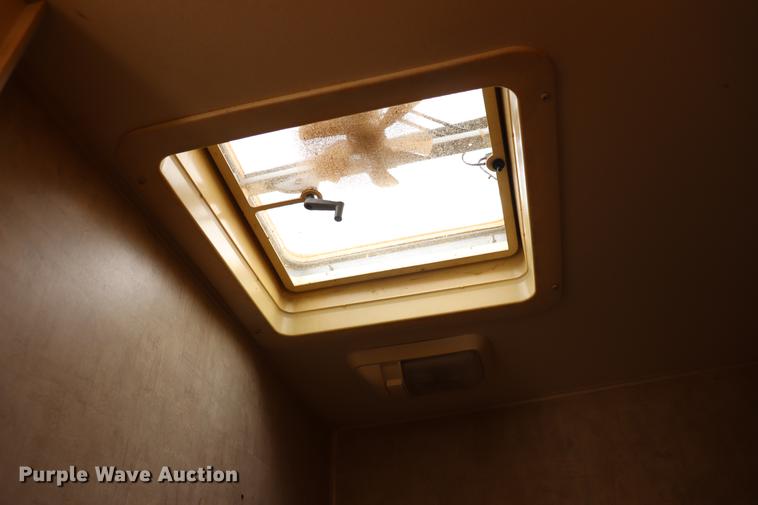 image for item EC9469 2006 Fleetwood Wilderness Yukon camper