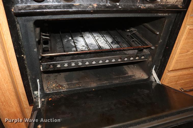 image for item EC9469 2006 Fleetwood Wilderness Yukon camper