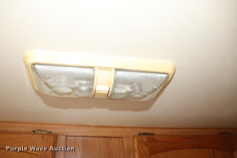 image for item EC9469 2006 Fleetwood Wilderness Yukon camper