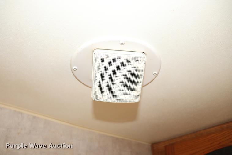 image for item EC9469 2006 Fleetwood Wilderness Yukon camper