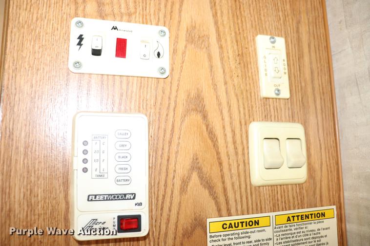 image for item EC9469 2006 Fleetwood Wilderness Yukon camper