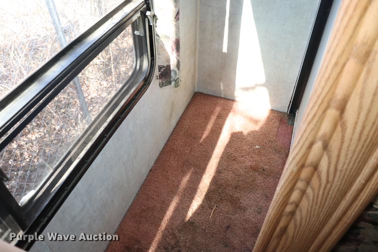 image for item EC9469 2006 Fleetwood Wilderness Yukon camper