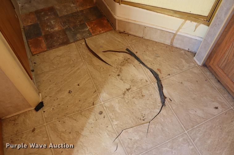 image for item EC9469 2006 Fleetwood Wilderness Yukon camper