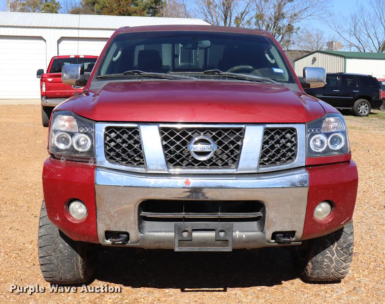 image for item EC9470 2004 Nissan Titan King Cab pickup truck