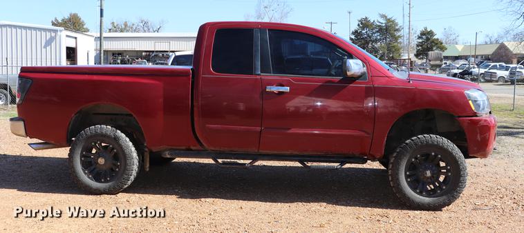 image for item EC9470 2004 Nissan Titan King Cab pickup truck