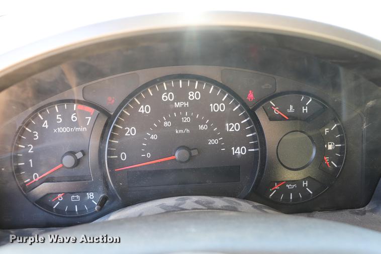 image for item EC9470 2004 Nissan Titan King Cab pickup truck