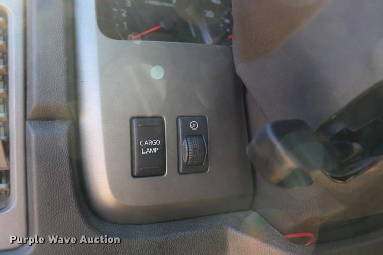 image for item EC9470 2004 Nissan Titan King Cab pickup truck