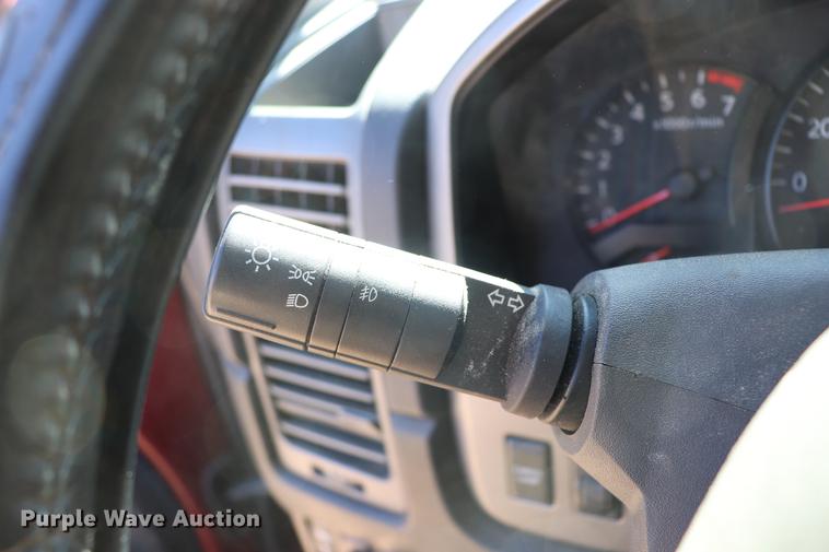 image for item EC9470 2004 Nissan Titan King Cab pickup truck