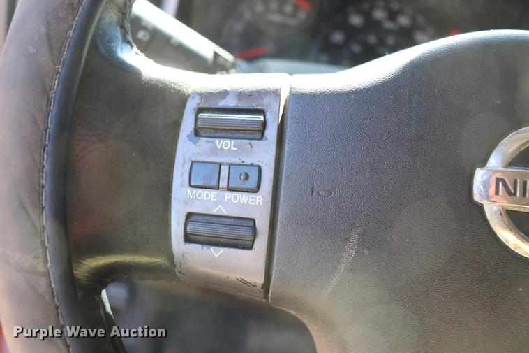 image for item EC9470 2004 Nissan Titan King Cab pickup truck