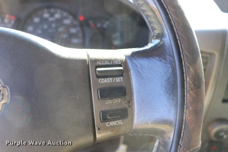 image for item EC9470 2004 Nissan Titan King Cab pickup truck