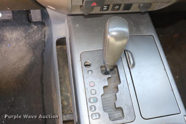 image for item EC9470 2004 Nissan Titan King Cab pickup truck