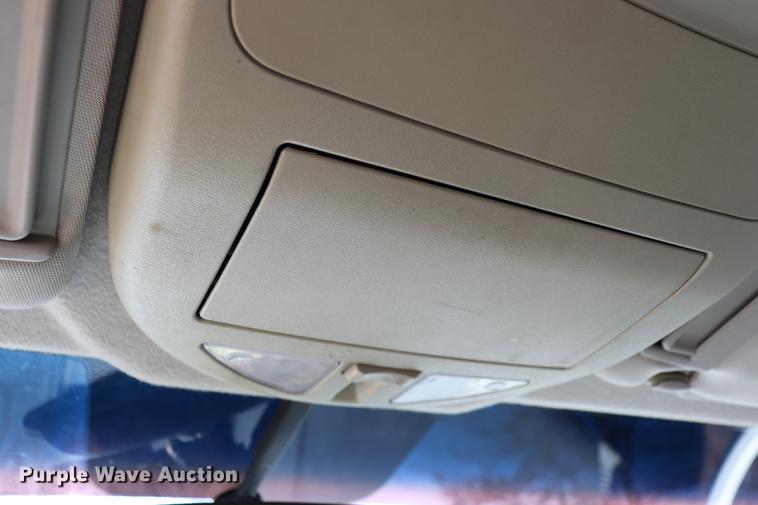 image for item EC9470 2004 Nissan Titan King Cab pickup truck