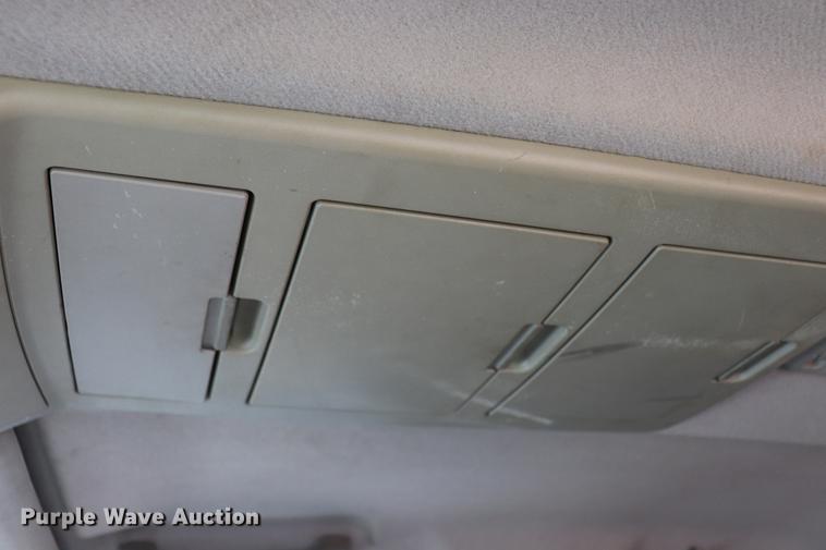 image for item EC9470 2004 Nissan Titan King Cab pickup truck