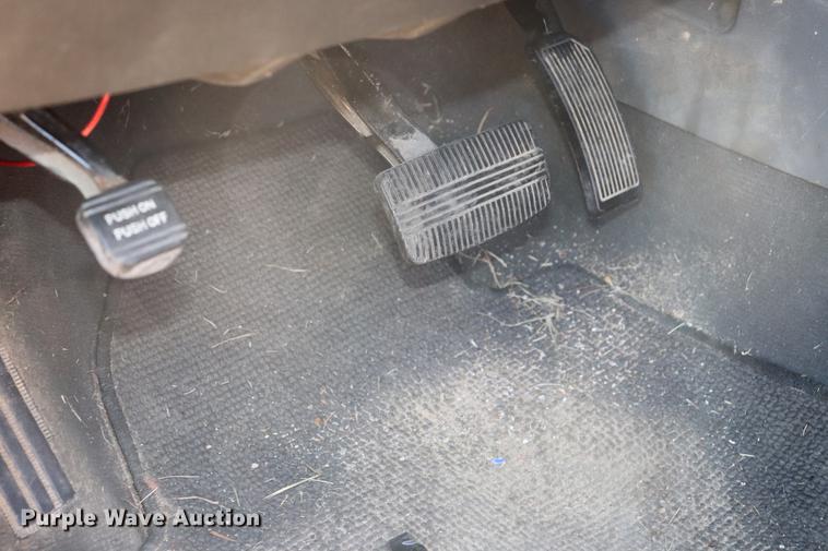 image for item EC9470 2004 Nissan Titan King Cab pickup truck