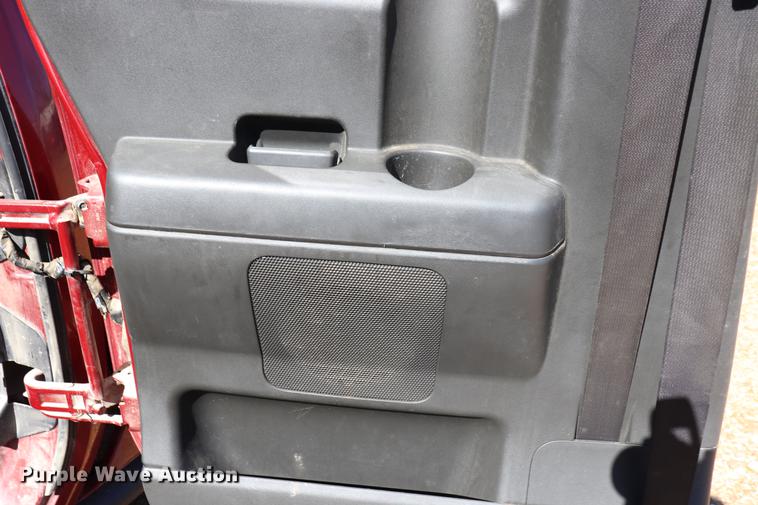 image for item EC9470 2004 Nissan Titan King Cab pickup truck