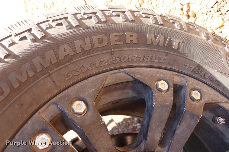 image for item EC9470 2004 Nissan Titan King Cab pickup truck