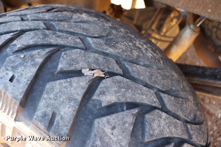 image for item EC9470 2004 Nissan Titan King Cab pickup truck