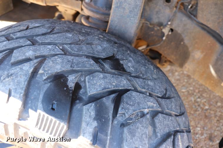 image for item EC9470 2004 Nissan Titan King Cab pickup truck