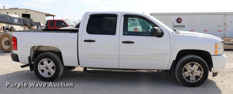 image for item EC9477 2008 Chevrolet Silverado 1500 LT Crew Cab pickup truck
