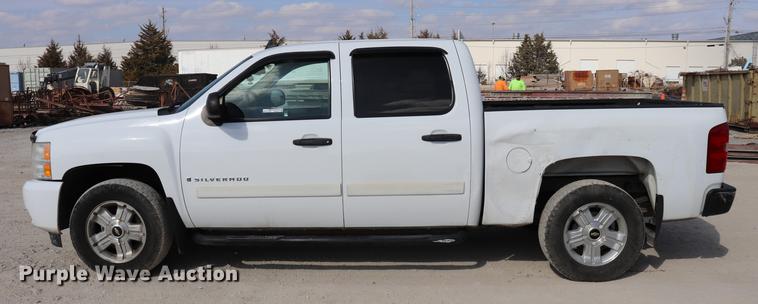 image for item EC9477 2008 Chevrolet Silverado 1500 LT Crew Cab pickup truck