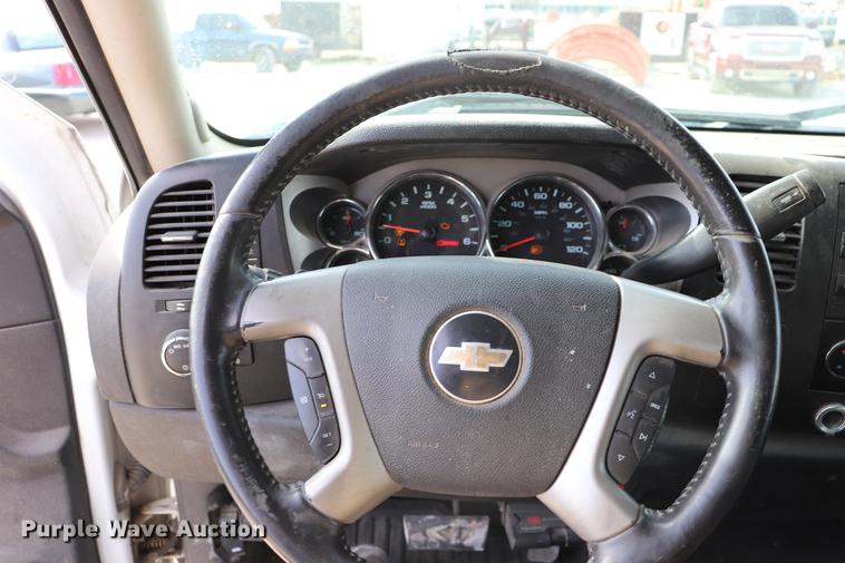 image for item EC9477 2008 Chevrolet Silverado 1500 LT Crew Cab pickup truck