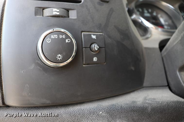 image for item EC9477 2008 Chevrolet Silverado 1500 LT Crew Cab pickup truck