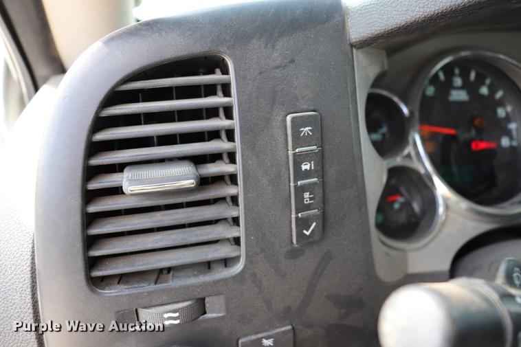 image for item EC9477 2008 Chevrolet Silverado 1500 LT Crew Cab pickup truck