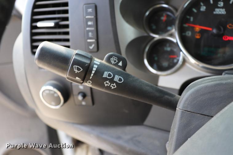 image for item EC9477 2008 Chevrolet Silverado 1500 LT Crew Cab pickup truck