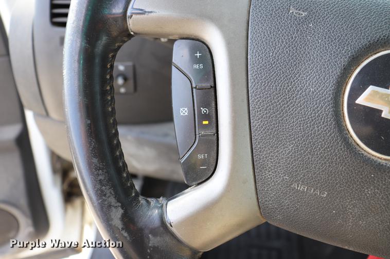 image for item EC9477 2008 Chevrolet Silverado 1500 LT Crew Cab pickup truck