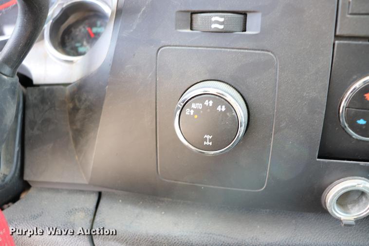 image for item EC9477 2008 Chevrolet Silverado 1500 LT Crew Cab pickup truck