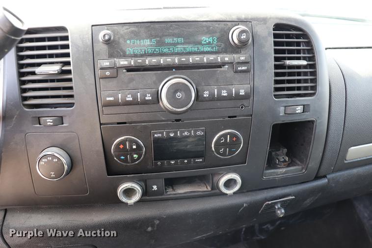 image for item EC9477 2008 Chevrolet Silverado 1500 LT Crew Cab pickup truck