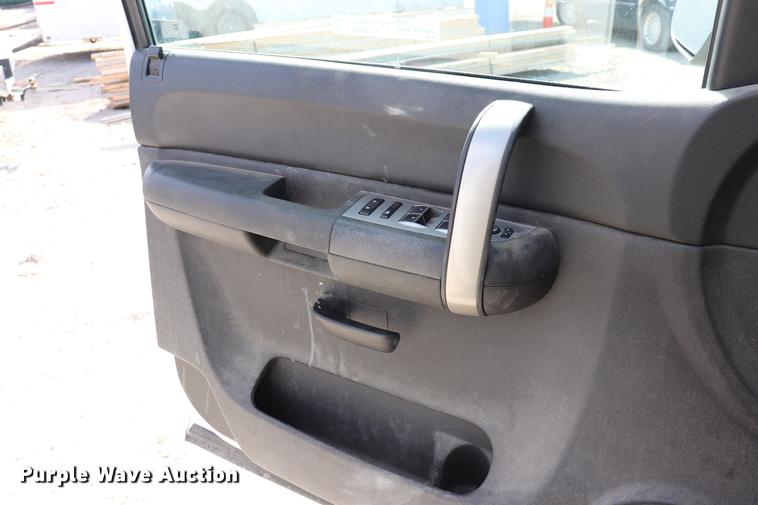 image for item EC9477 2008 Chevrolet Silverado 1500 LT Crew Cab pickup truck