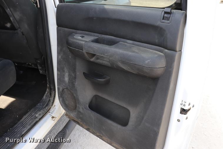 image for item EC9477 2008 Chevrolet Silverado 1500 LT Crew Cab pickup truck