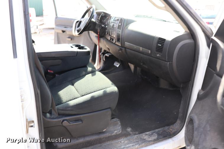 image for item EC9477 2008 Chevrolet Silverado 1500 LT Crew Cab pickup truck