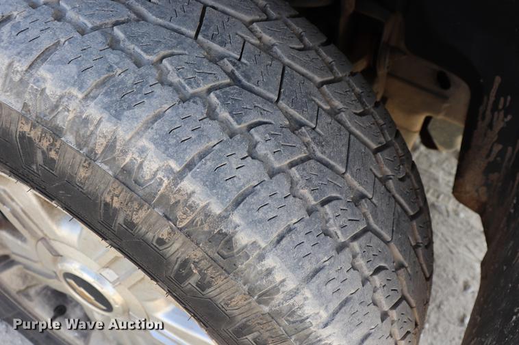 image for item EC9477 2008 Chevrolet Silverado 1500 LT Crew Cab pickup truck