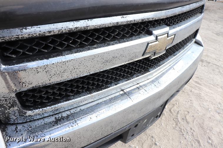 image for item EC9477 2008 Chevrolet Silverado 1500 LT Crew Cab pickup truck