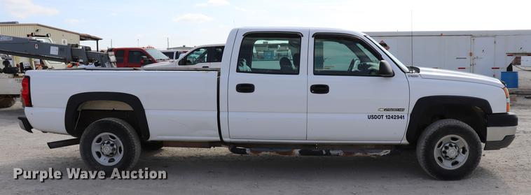 image for item EC9478 2006 Chevrolet Silverado 2500HD Crew Cab pickup truck