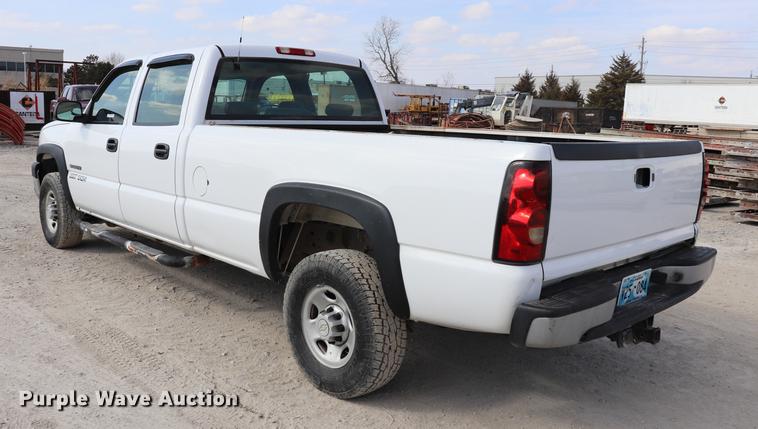 image for item EC9478 2006 Chevrolet Silverado 2500HD Crew Cab pickup truck