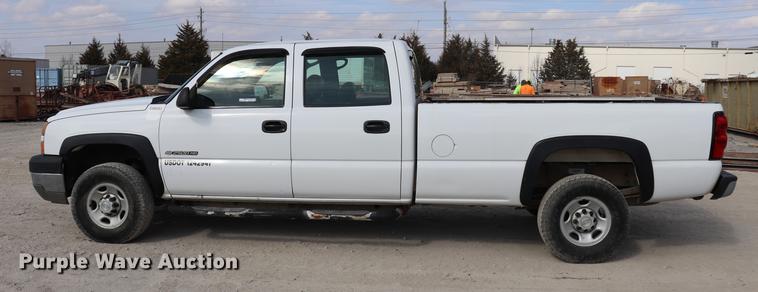 image for item EC9478 2006 Chevrolet Silverado 2500HD Crew Cab pickup truck