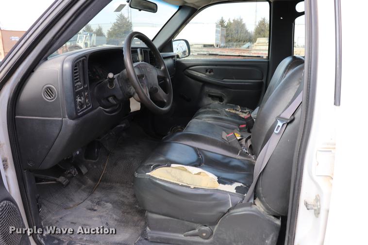 image for item EC9478 2006 Chevrolet Silverado 2500HD Crew Cab pickup truck