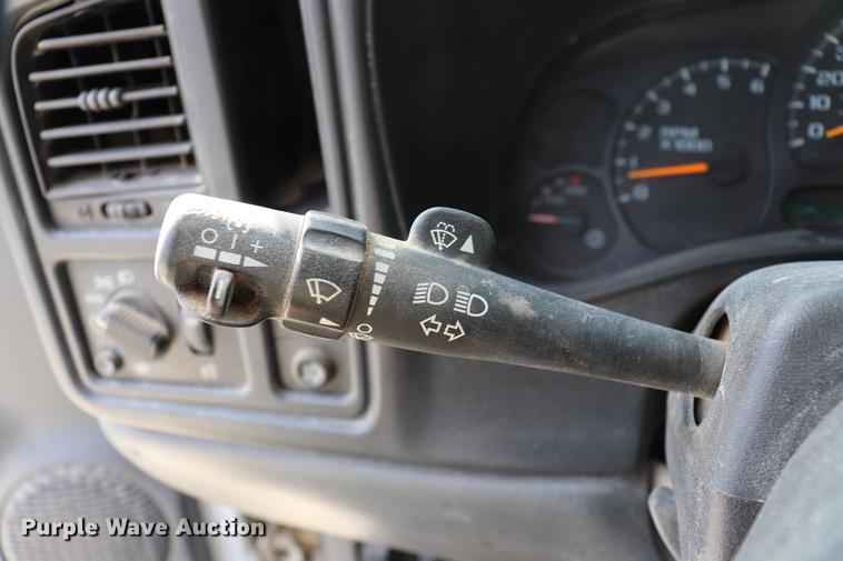 image for item EC9478 2006 Chevrolet Silverado 2500HD Crew Cab pickup truck