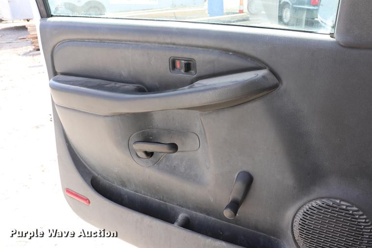 image for item EC9478 2006 Chevrolet Silverado 2500HD Crew Cab pickup truck