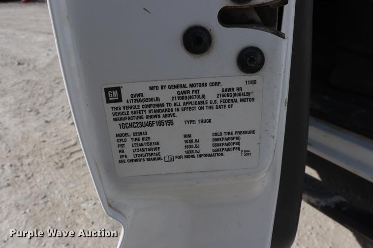 image for item EC9478 2006 Chevrolet Silverado 2500HD Crew Cab pickup truck