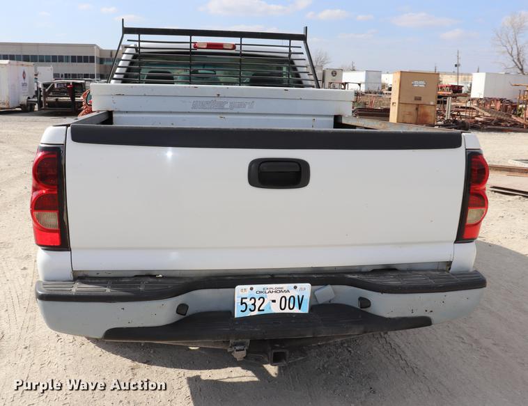 image for item EC9479 2005 Chevrolet Silverado 1500 pickup truck