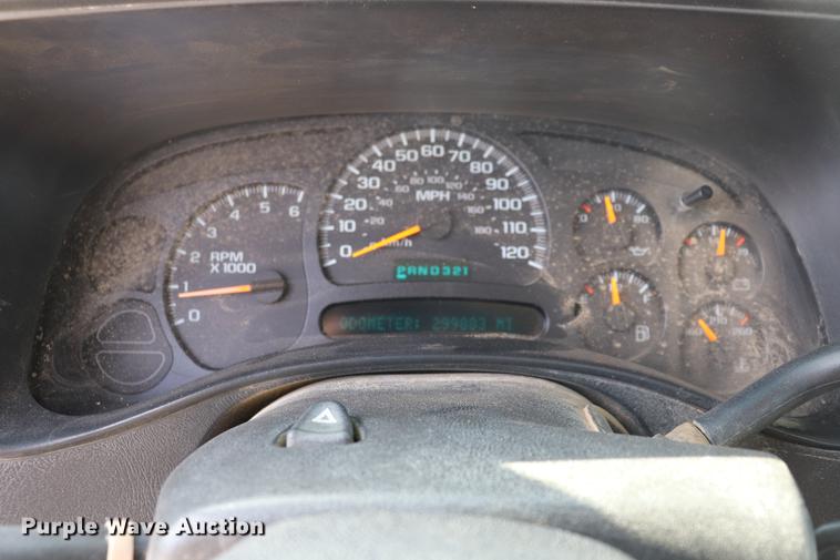 image for item EC9479 2005 Chevrolet Silverado 1500 pickup truck