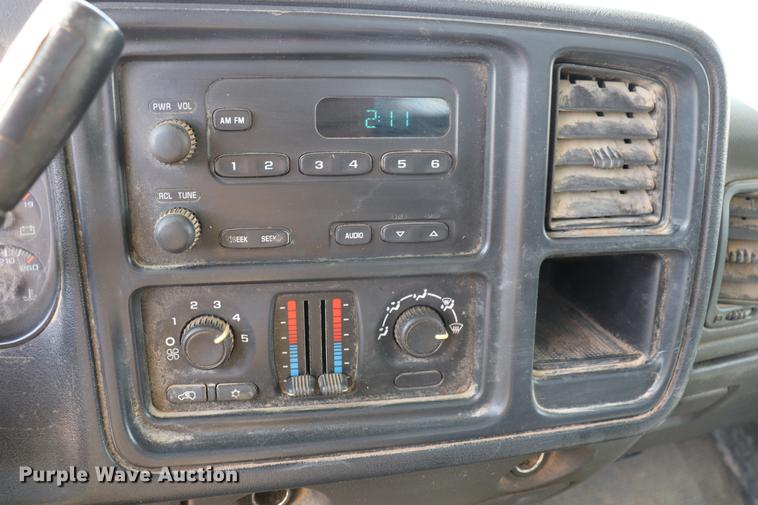 image for item EC9479 2005 Chevrolet Silverado 1500 pickup truck