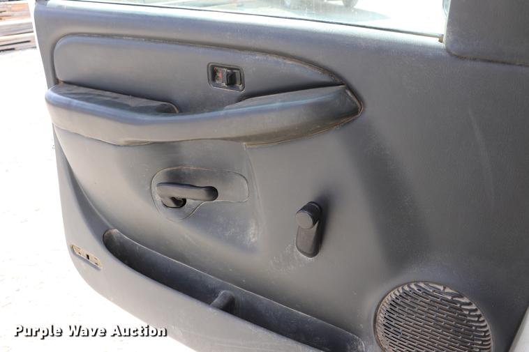 image for item EC9479 2005 Chevrolet Silverado 1500 pickup truck